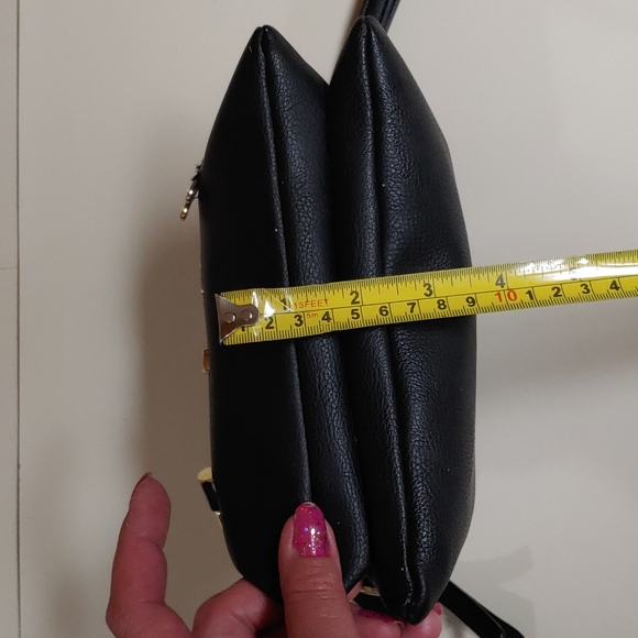 Reaction Kenneth Cole Rock and Roll Wristlet Bag - Picture 15 of 16